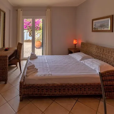 别墅 Corfu Beachfront Vila Benitses *