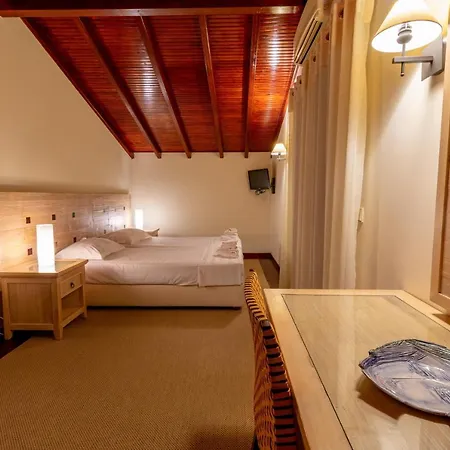 Corfu Beachfront Vila Benitses 贝尼蔡斯