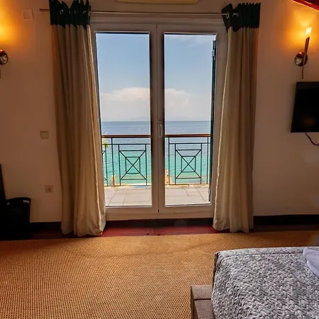 别墅 Corfu Beachfront Vila Benitses