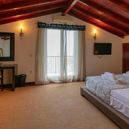 别墅 Corfu Beachfront Vila Benitses