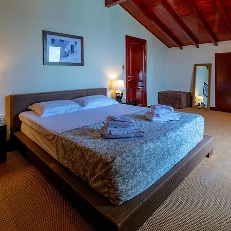 Corfu Beachfront Vila Benitses 别墅 贝尼蔡斯