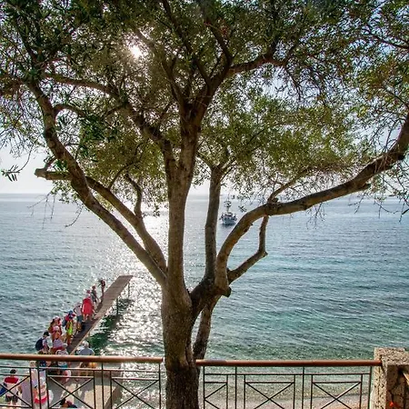Vilă Corfu Beachfront Vila Benitses