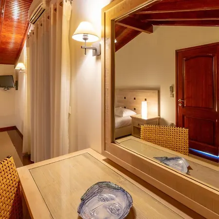 Villa Corfu Beachfront Vila Benitses *