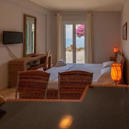 Corfu Beachfront Vila Benitses Vilă Benitses (Corfu)